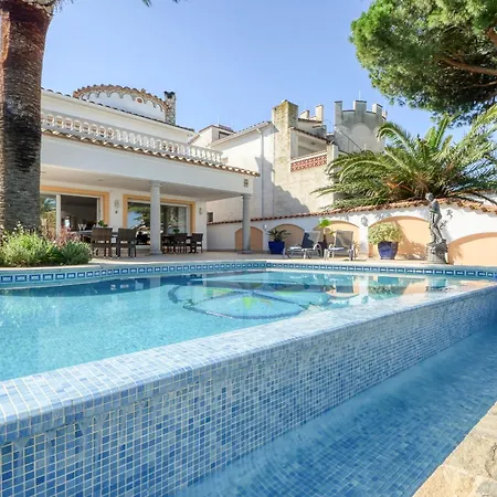 Holiday home Holiday Llobregat 41b Empuriabrava