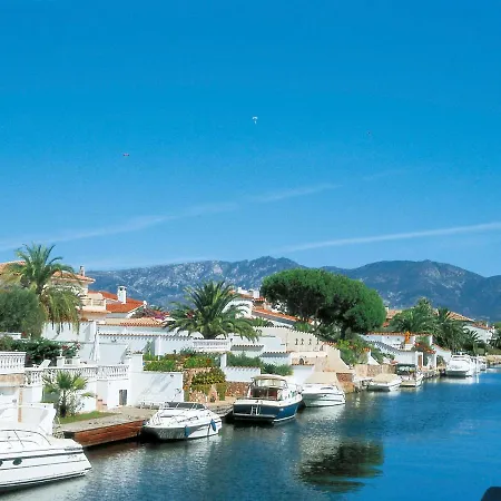 Holiday Llobregat 41b Ferienhaus Empuriabrava