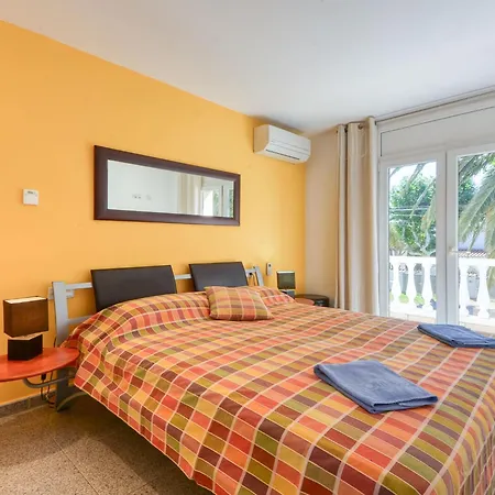 Holiday home Holiday Llobregat 41b Empuriabrava